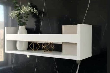 Repisa pintada de blanco para decorar espacios