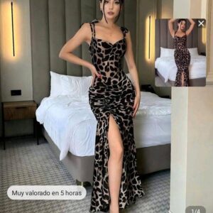 Vestido largo abierto al lado