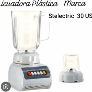 Licuadora Stelectric de 1.5 litros con vaso de plástico